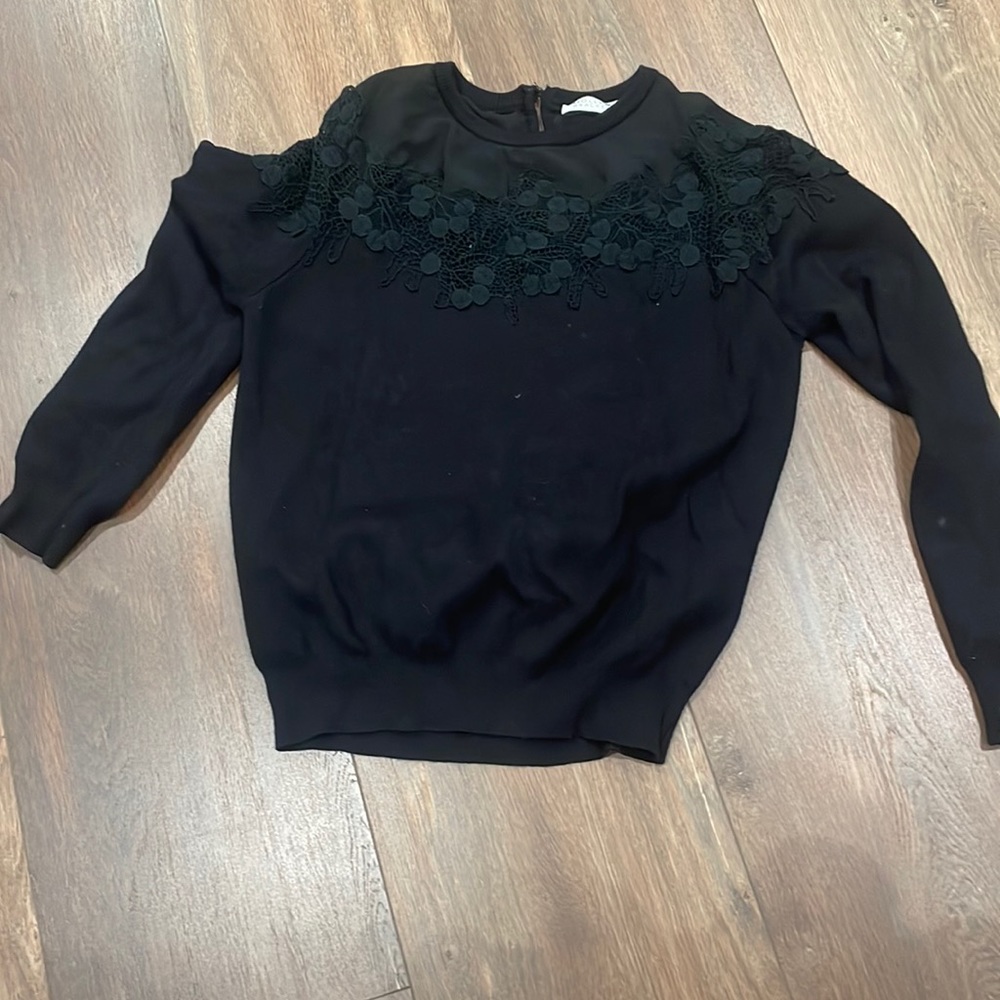 Women’s sweater size small - used like new